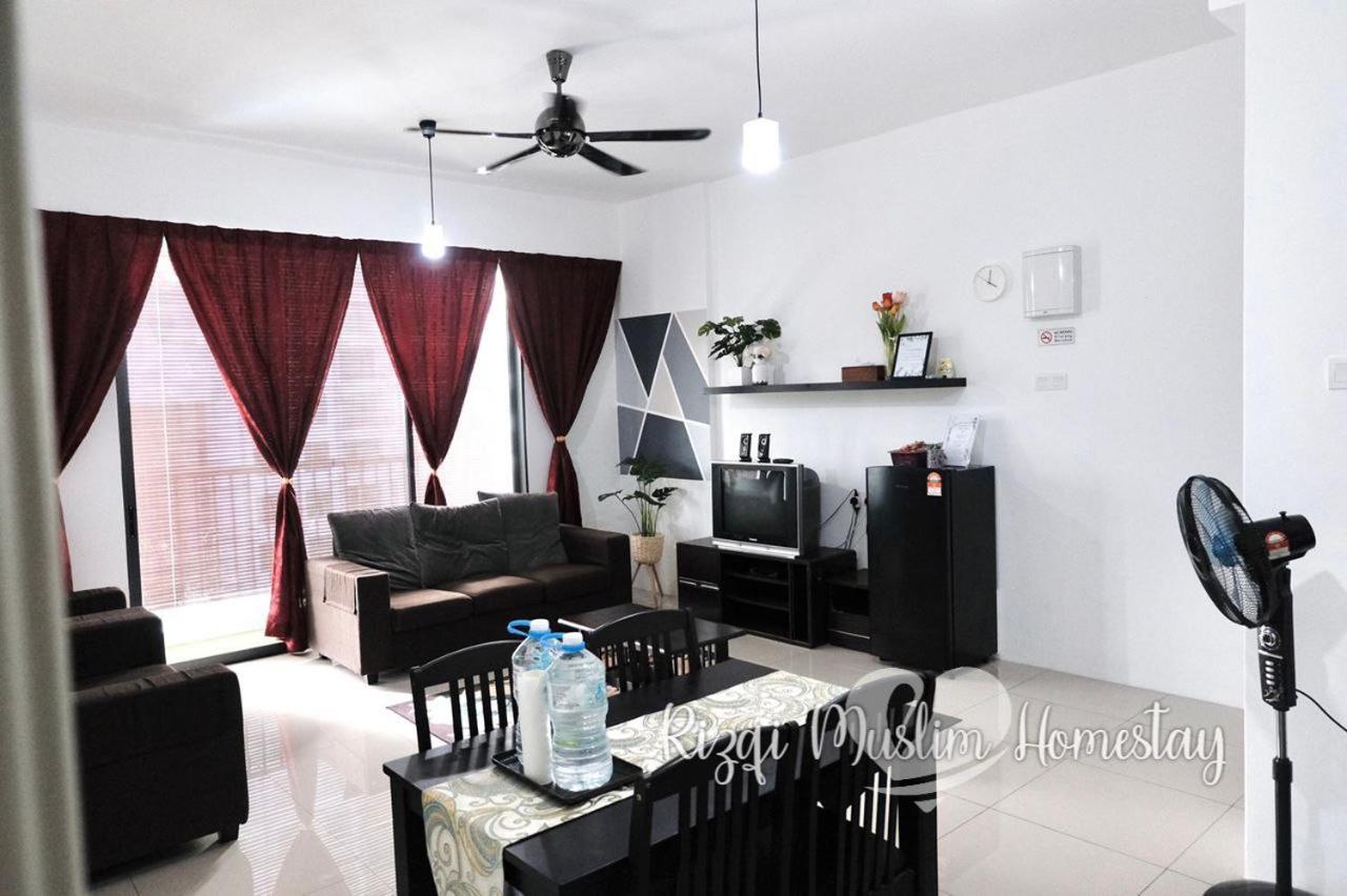 Rizqi Muslim Homestay Meru Casa Kayangan อิโปห์ ภายนอก รูปภาพ
